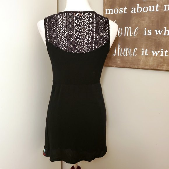 Skies are Blue Mabelle V-Neck Dress - Picture 5 of 7